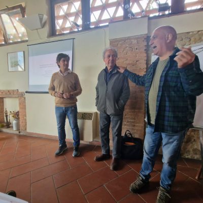 Pacini (UNIFI) Marco il titolare dell’azienda agricola La Ginestra che ci ospitava, Maurizio Agostino (Rete Humus)